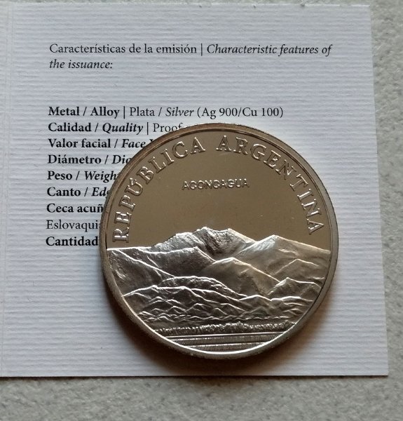 Монета Аргентины 1 песо 2010 год 200 лет Аргентине - вулкан Аконкагуа